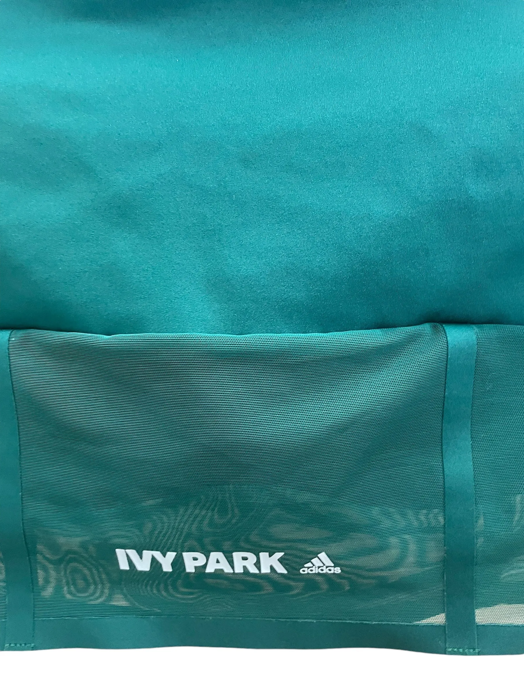 Athletic Top Short Sleeve By Ivy Park In Green, Size: M