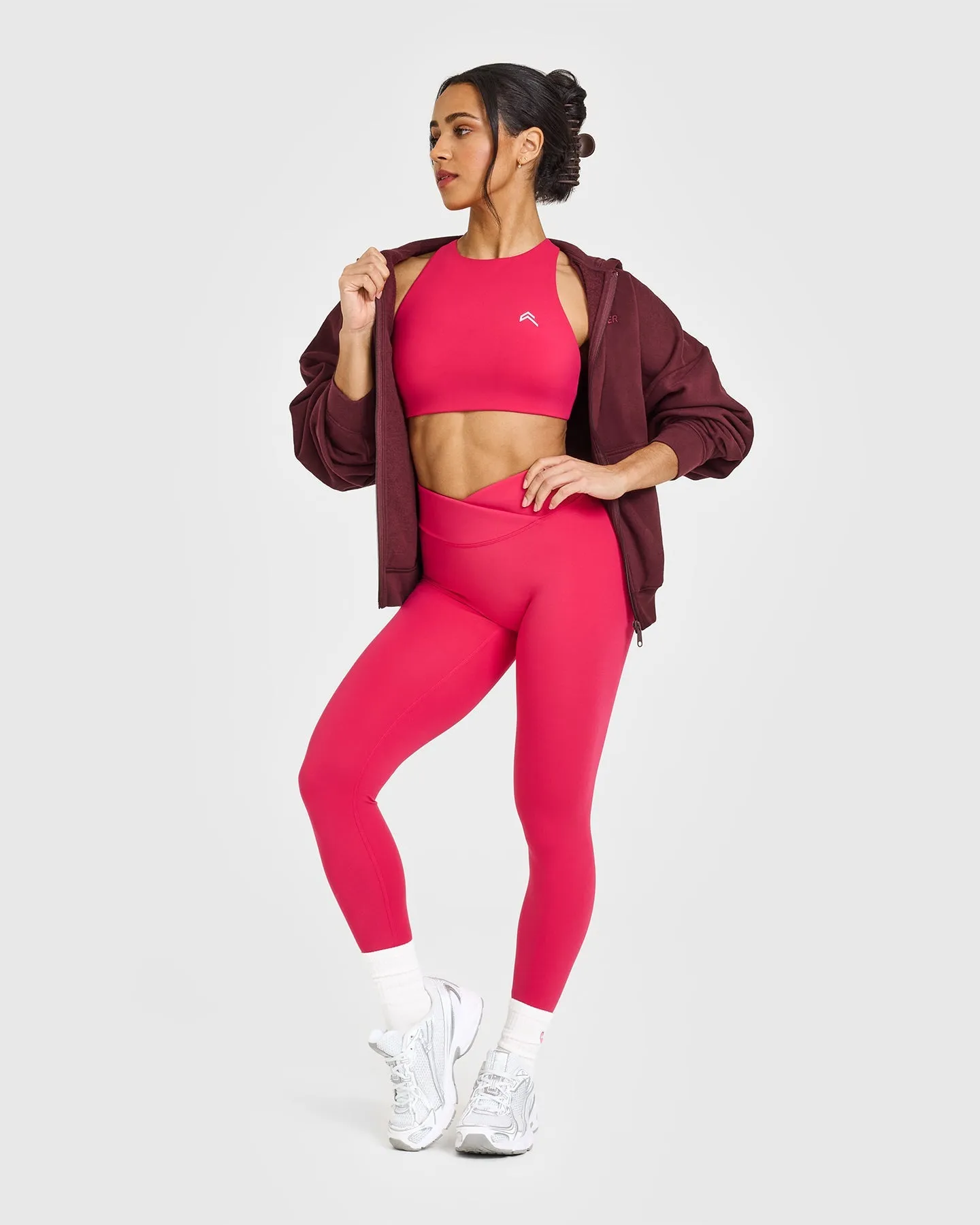 EasyLift High Neck Sports Bra | Berry Bloom