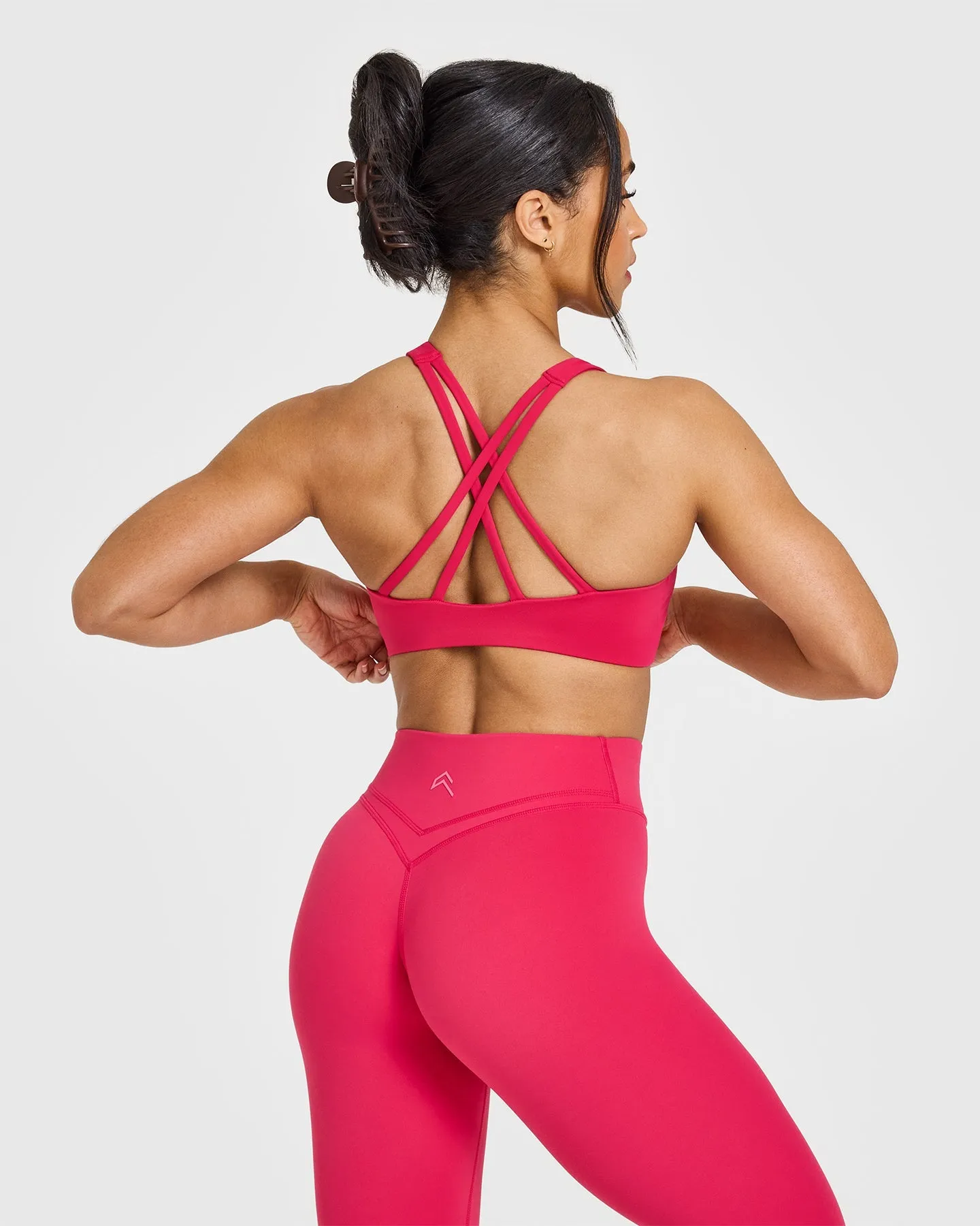 EasyLift High Neck Sports Bra | Berry Bloom