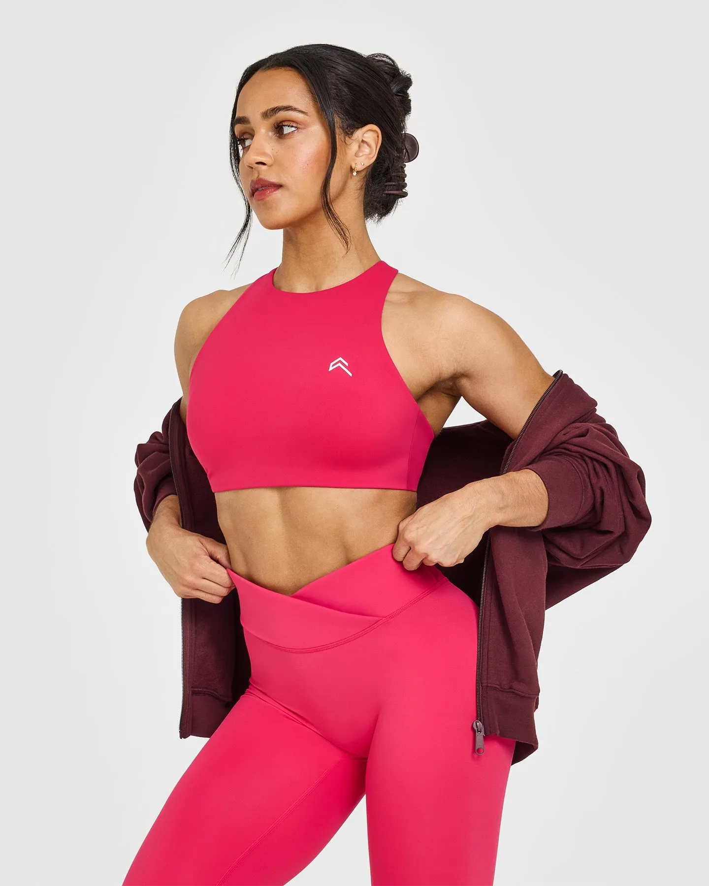 EasyLift High Neck Sports Bra | Berry Bloom