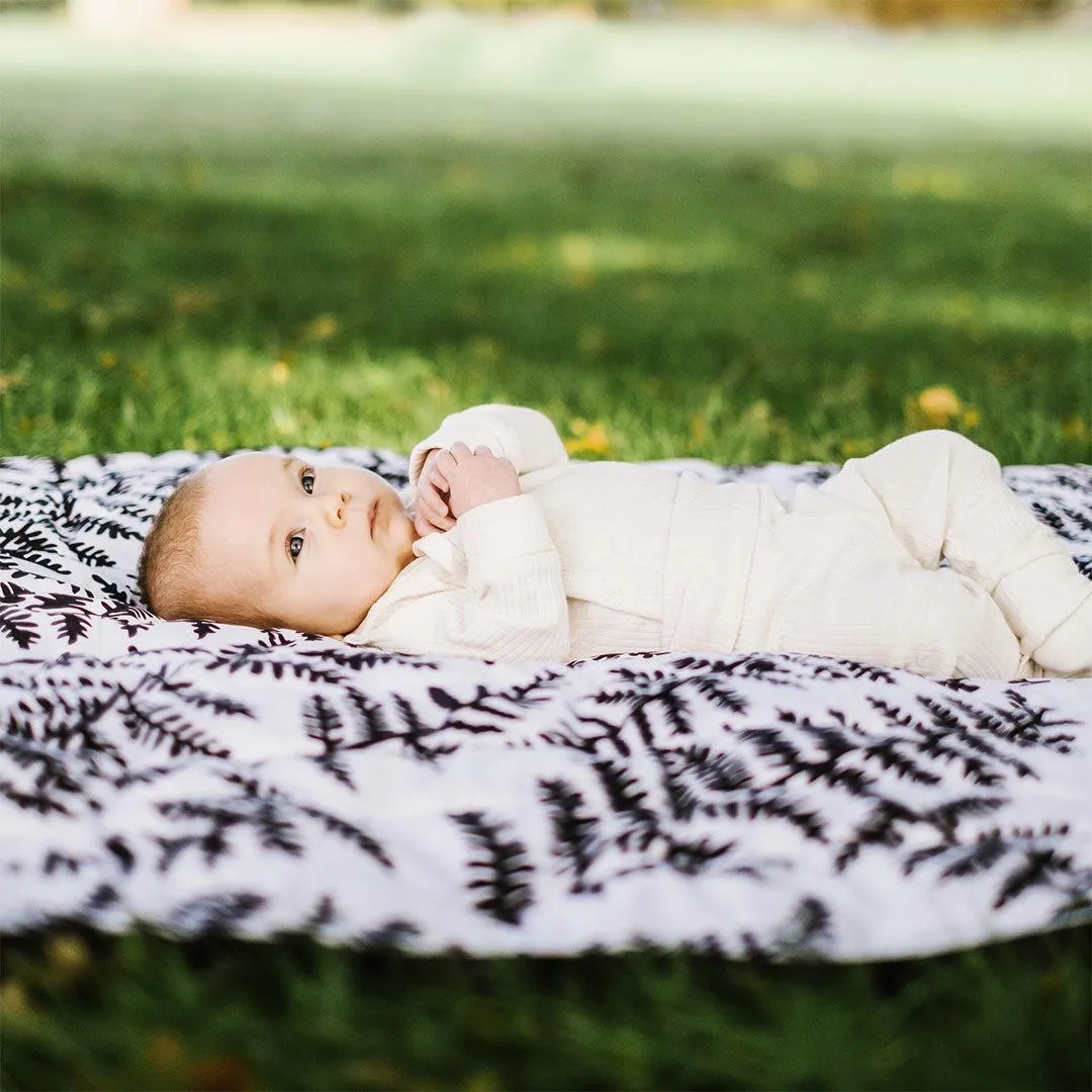 Etta Loves Outdoor Playmat - Black & White