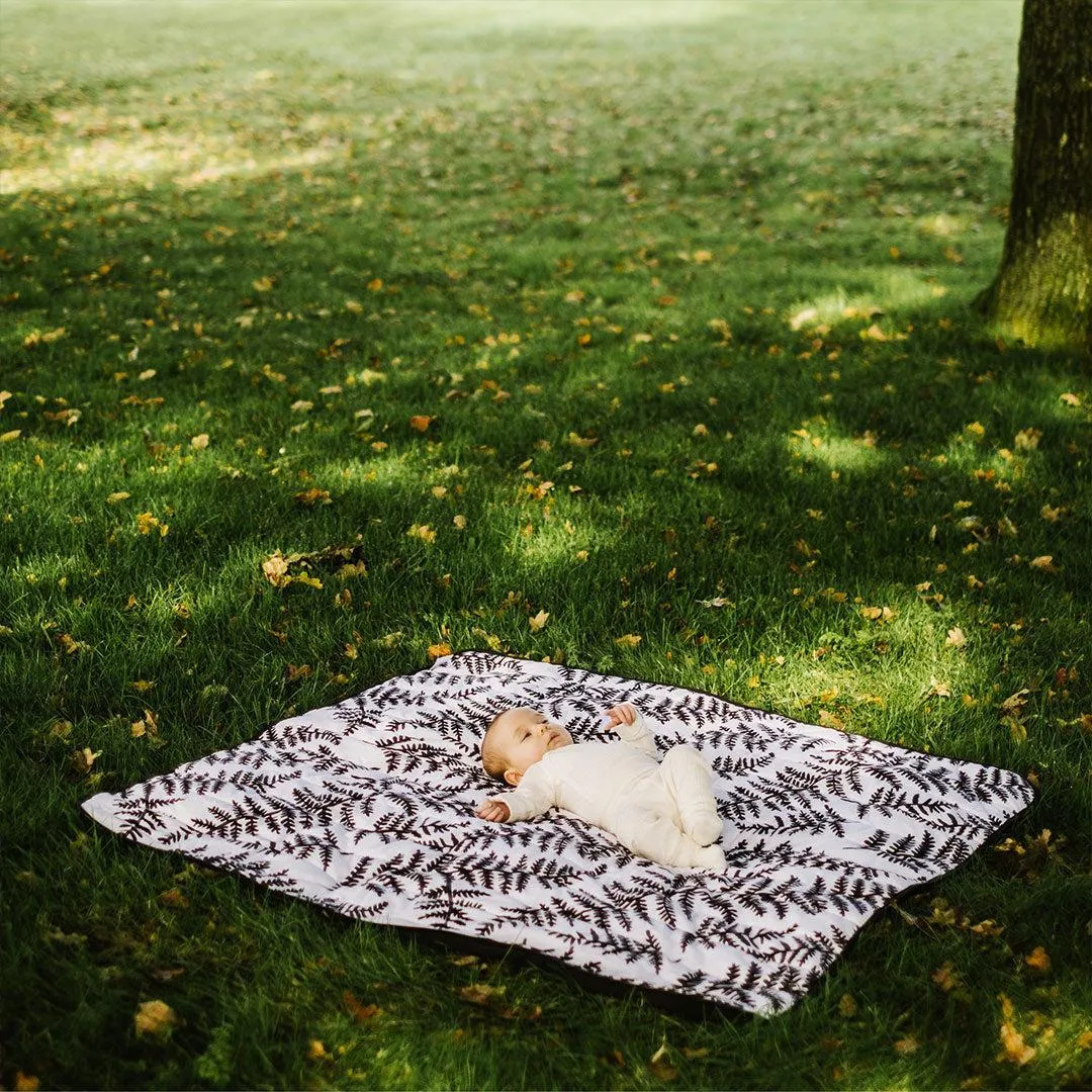 Etta Loves Outdoor Playmat - Black & White