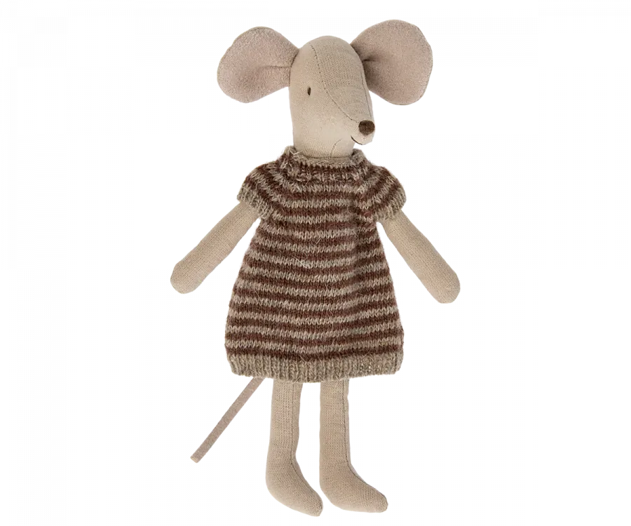 Knitted dress for mum mouse