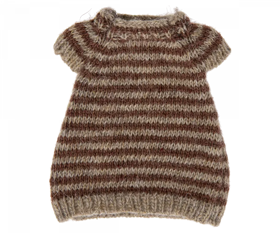 Knitted dress for mum mouse