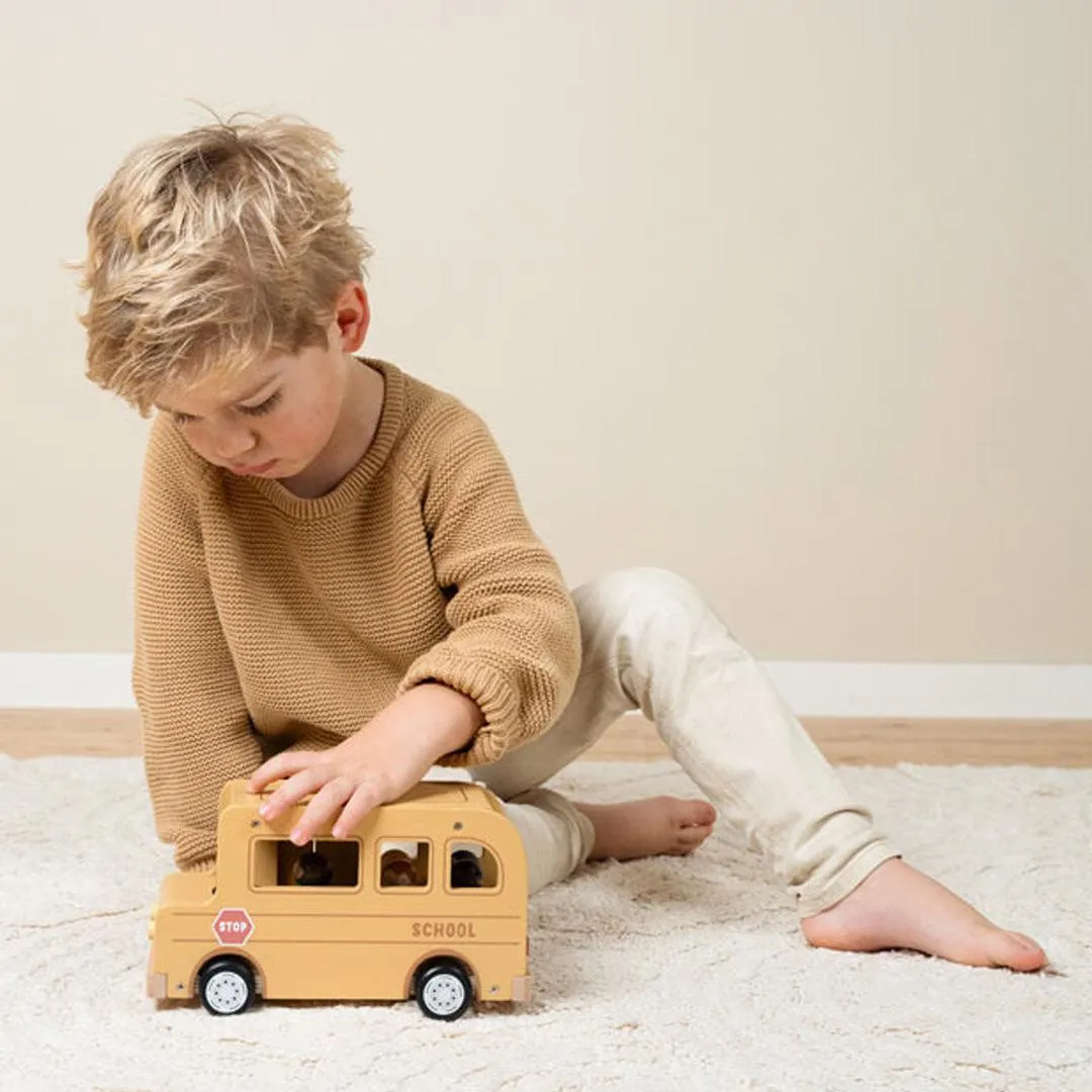 Little Dutch School Bus With Figures