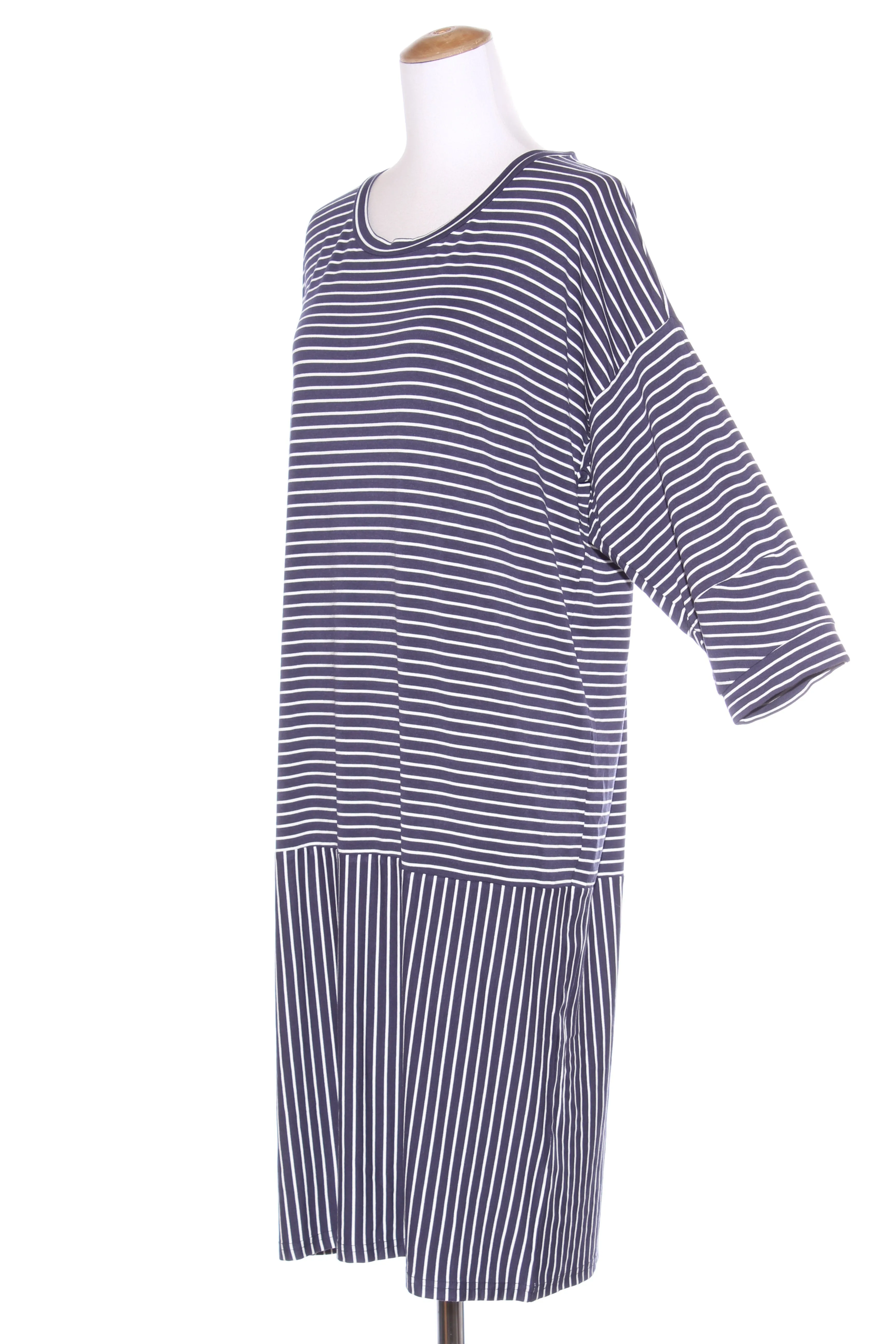 RANDOM - Navy stripe midi dress! 14